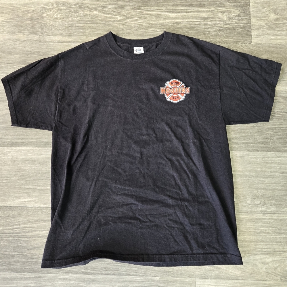 Vintage Hooters Shirt Mens XL Wing Team 3 Alarm Fire Graphic Print 2007 Y2K